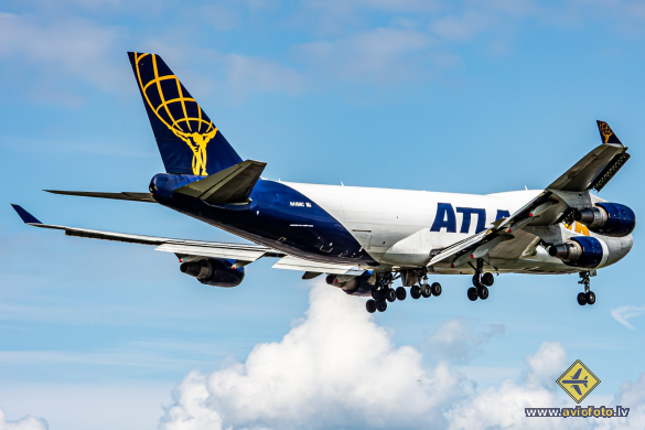 Boeing 747-47UF/SCD