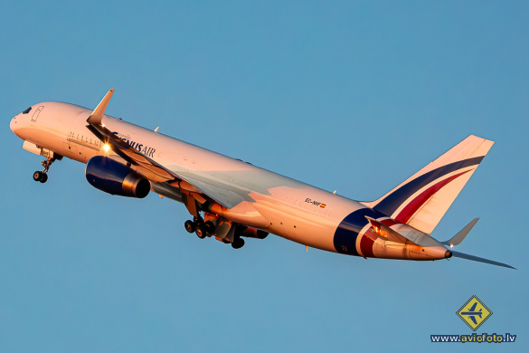 Boeing 757-223(PCF)