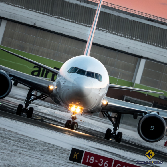 Boeing 767-304/ER(BCF)