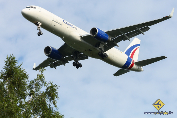 Boeing 757-223(PCF)