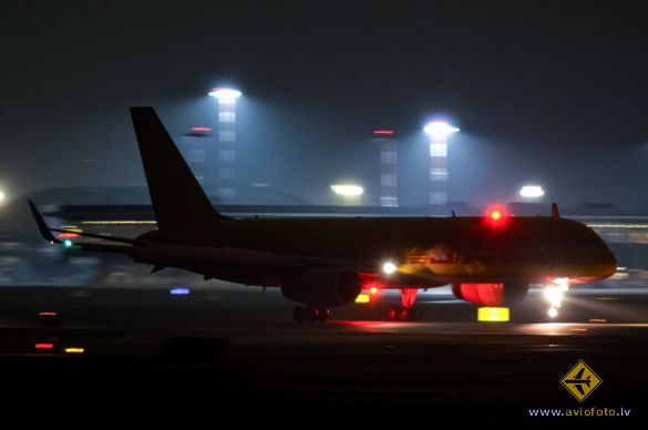 Boeing 757-256(PCF)