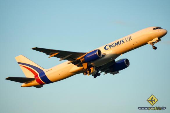 Boeing 757-236(PCF)