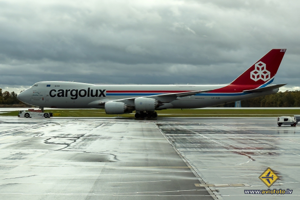 Boeing 747-8R7F/SCD