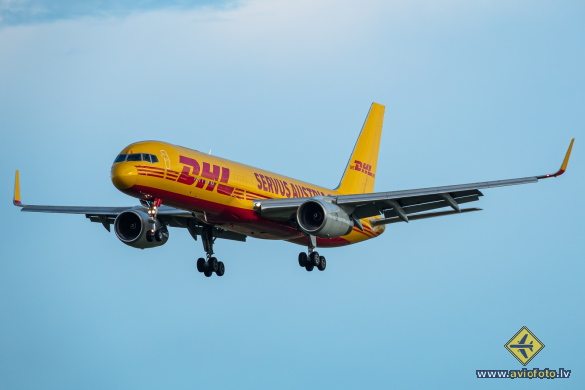 Boeing 757-223(PCF)