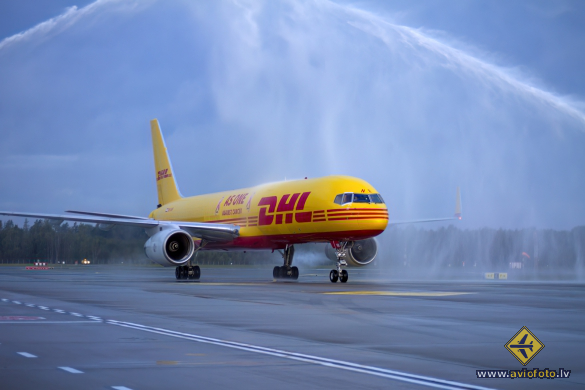 Boeing 757-223(PCF)