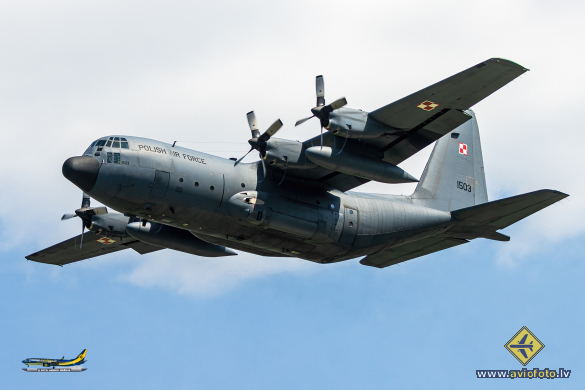 Lockheed C-130E Hercules (L-382)
