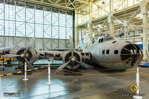 Boeing B-17E Flying Fortress (299O)