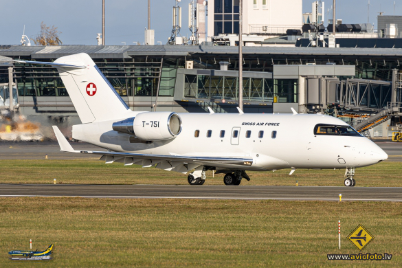Bombardier Challenger 604 (CL-600-2B16)