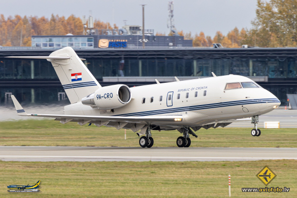 Bombardier Challenger 604 (CL-600-2B16)