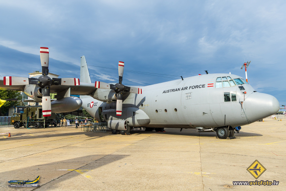 Lockheed C-130K Hercules (L-382)