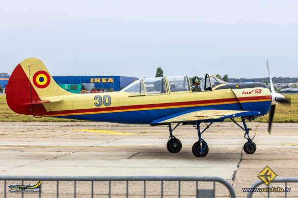 Yakovlev (Aerostar) Yak-52