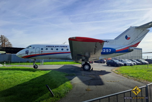 Yakovlev Yak-40K