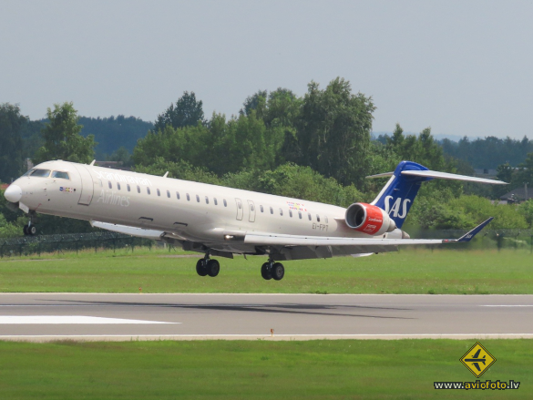 Bombardier CRJ-900LR (CL-600-2D24)