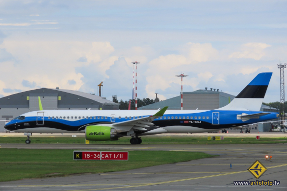 Airbus A220-300
