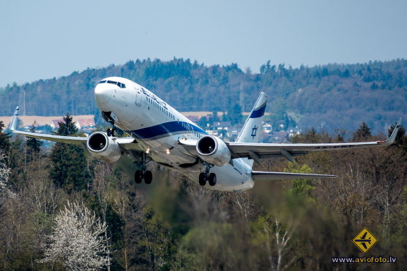 Boeing 737-8HX
