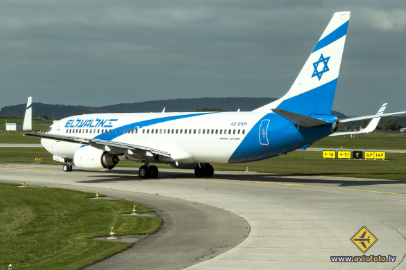 Boeing 737-85P