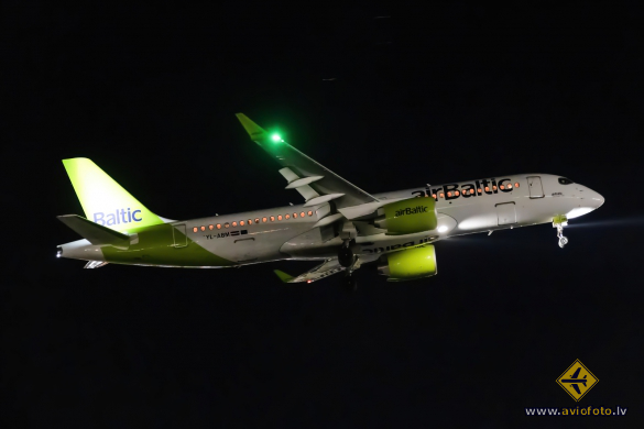 Airbus A220-300