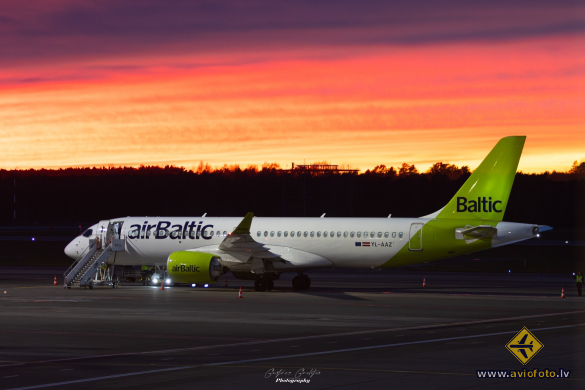 Airbus A220-300