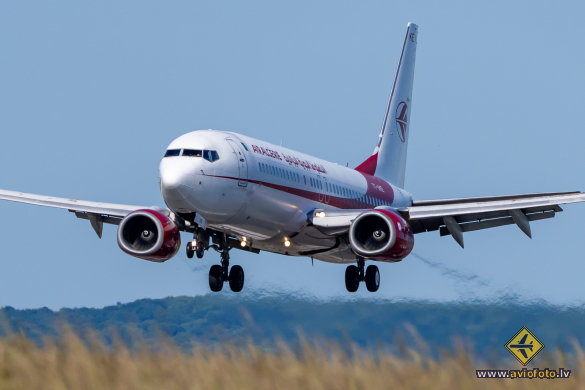 Boeing 737-8D6
