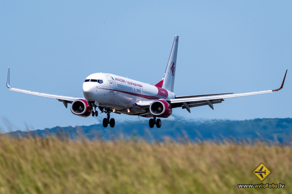 Boeing 737-8D6