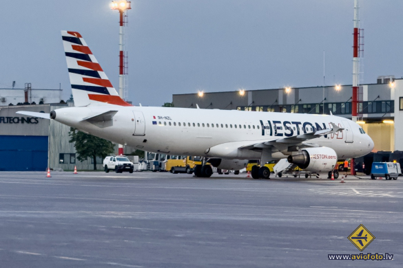 Airbus A320-214