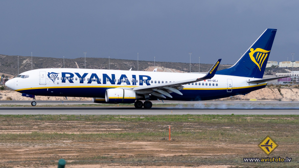 Boeing 737-8AS