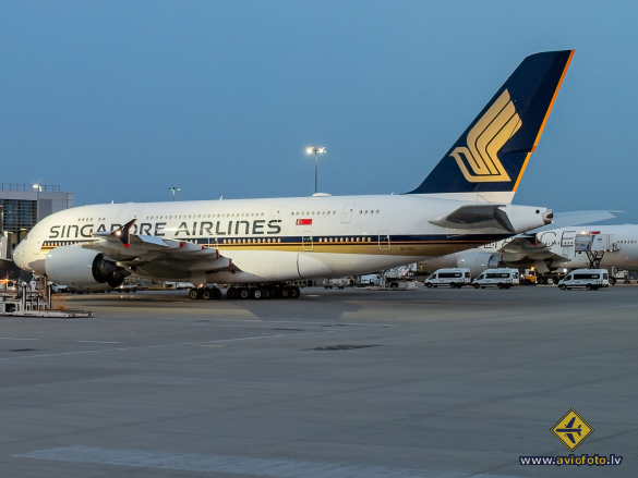 Airbus A380-841