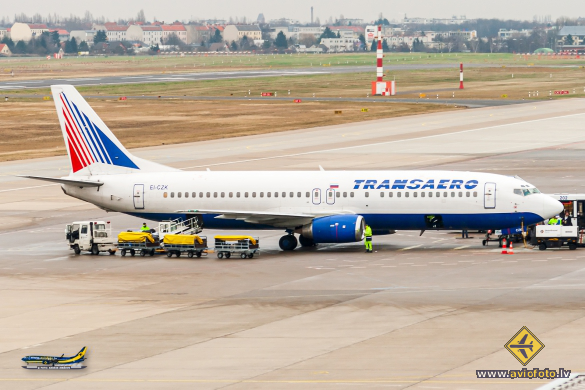 Boeing 737-4Y0