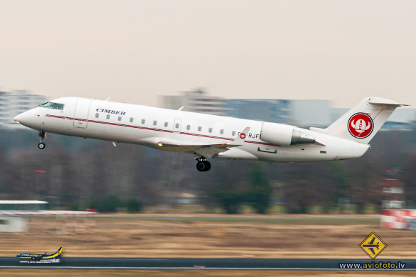 Bombardier CRJ-100LR (CL-600-2B19)