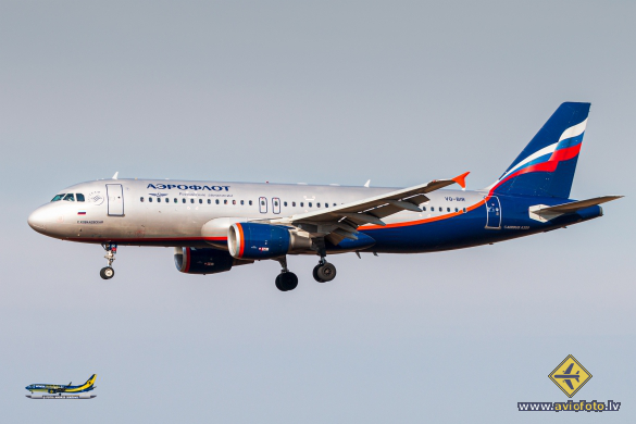 Airbus A320-214