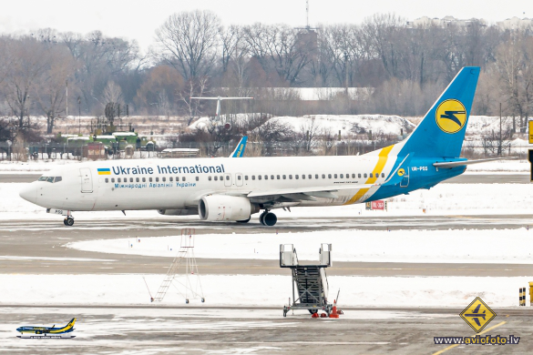 Boeing 737-8AS