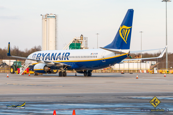 Boeing 737-8AS