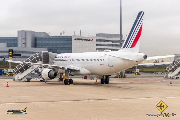 Airbus A320-214