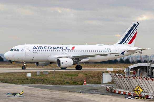 Airbus A320-214
