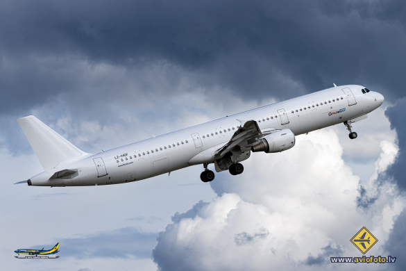 Airbus A321-211