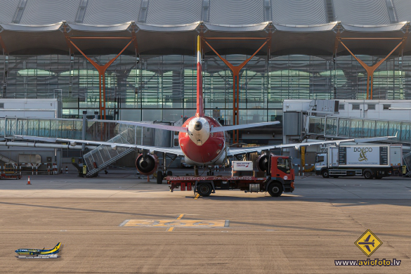 Airbus A321-213