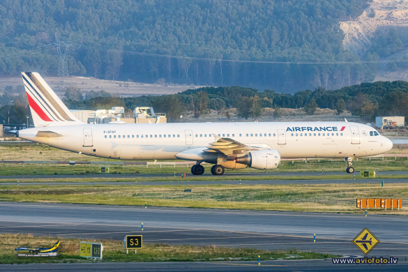 Airbus A321-212