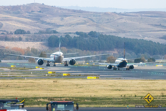 Boeing 737-8AS