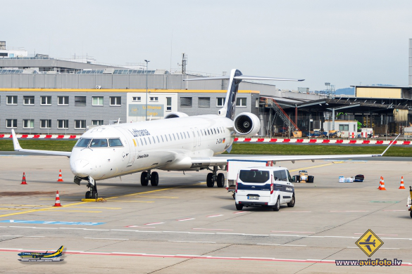 Bombardier CRJ-900ER (CL-600-2D24)
