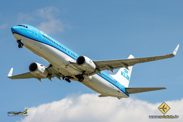 Boeing 737-9K2