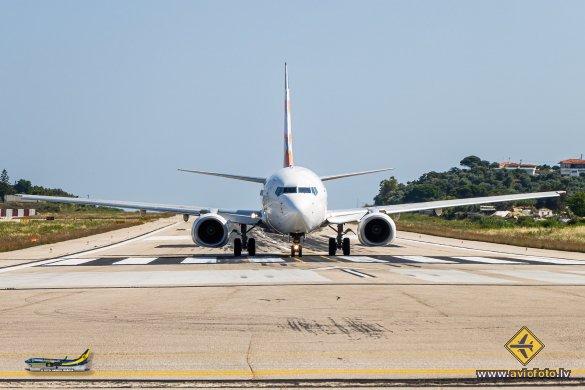 Boeing 737-7Q8