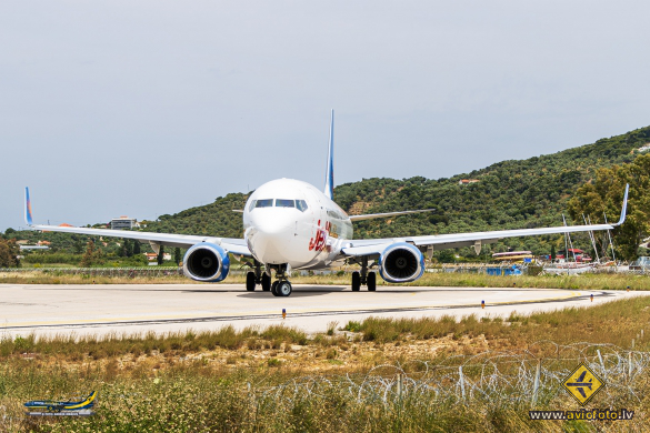 Boeing 737-8MG