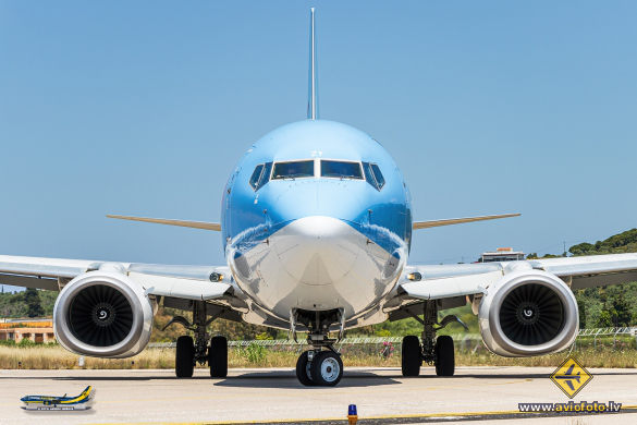 Boeing 737-8K5
