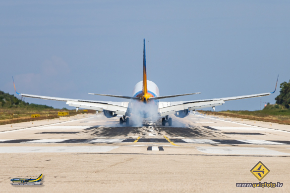 Boeing 737-8MG