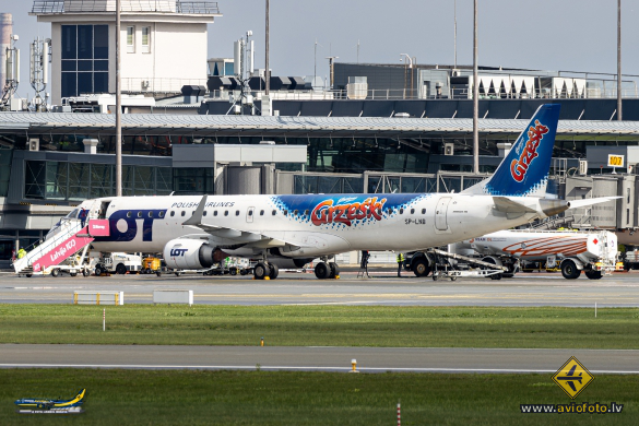Embraer 195LR (ERJ-190-200LR)