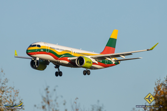 Airbus A220-300