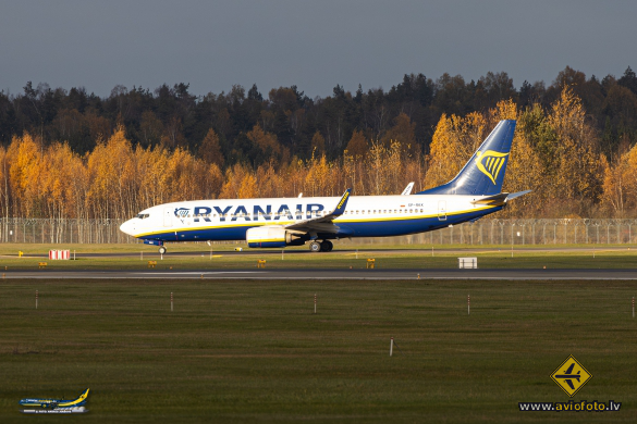 Boeing 737-8AS