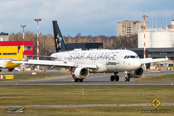 Airbus A320-214