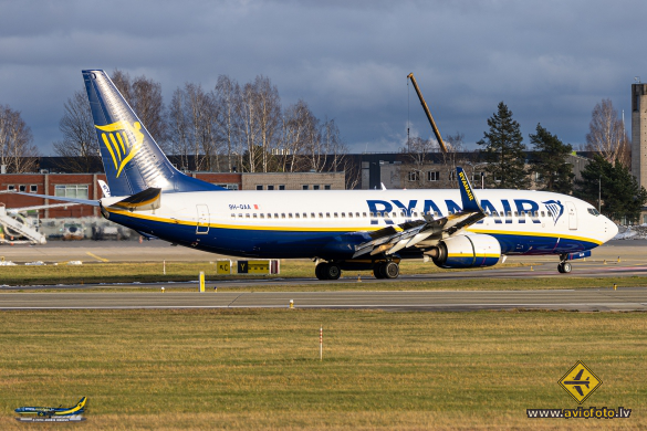 Boeing 737-8AS