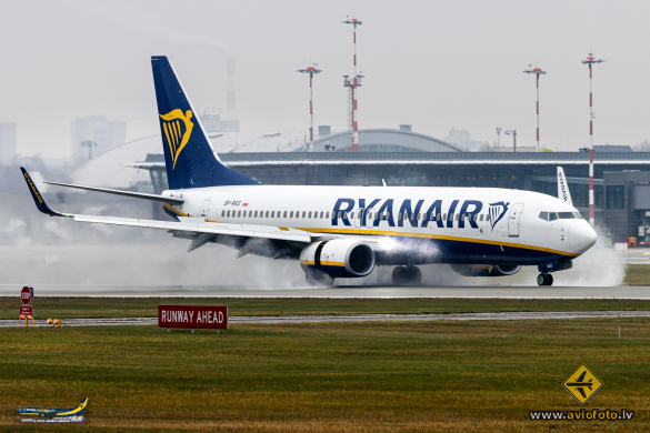 Boeing 737-8AS